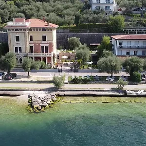 Torre - Atmosfera Romantica Guest house Brenzone sul Garda